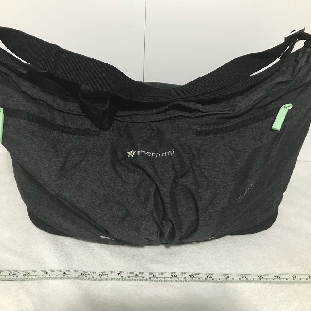 Sherpani Black Force Adjustable Strap Shoulder Travel Yoga Pilates Fitness Bag